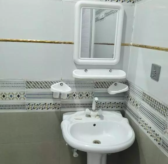 پانسیون Royal Galaxy Guest House