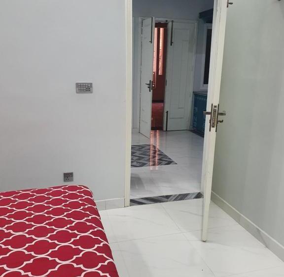 پانسیون Royal Galaxy Guest House