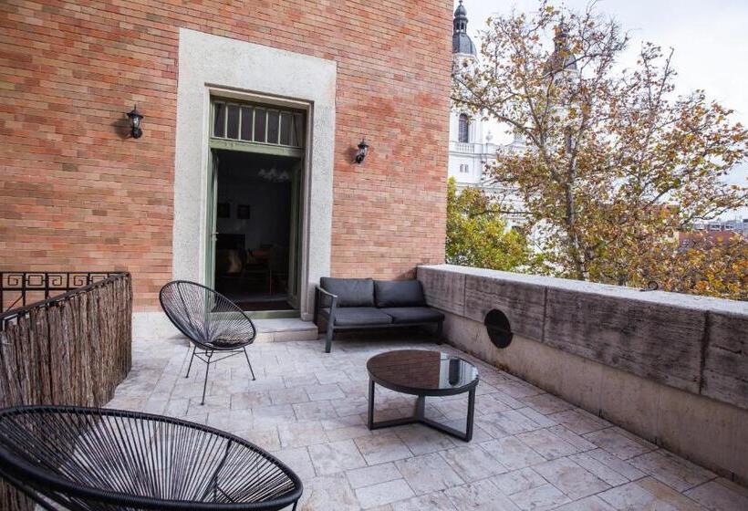 Zoya Luxury Residence