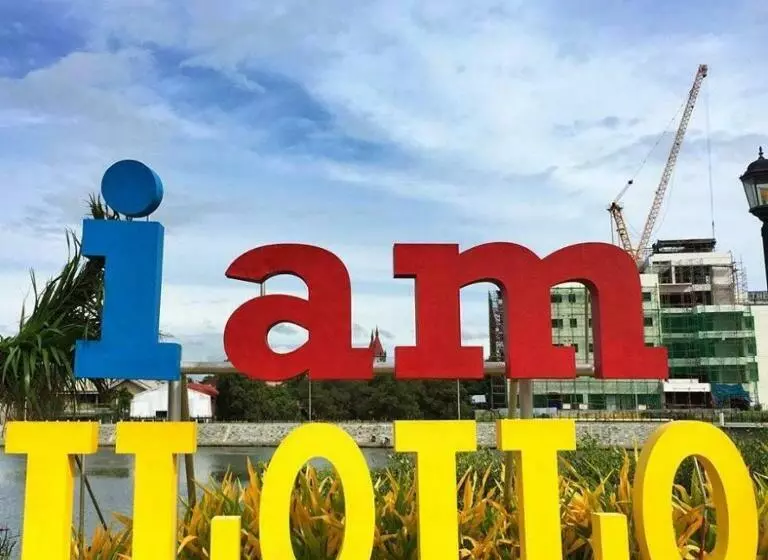 Avida Atria T2 E , Near Sm City, Esplanade Iloilo River And Smallville