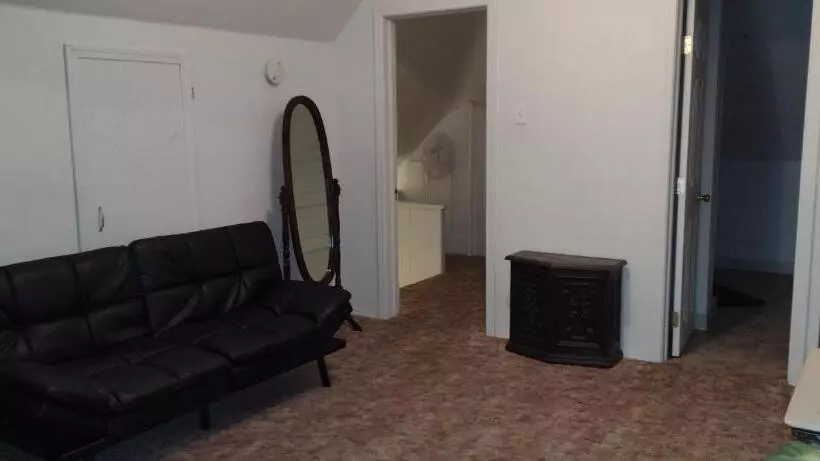 Aamiaismajoitus (B&B) Quiet Upstairs Studio Close To Town 420 Friendly