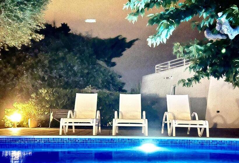 تختخواب و صبحانه Starbal Love