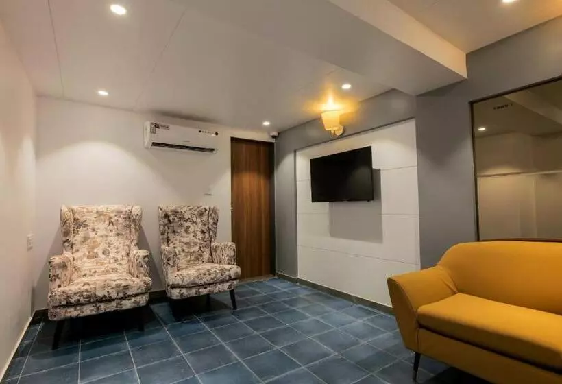 Hotelli Gold Beach Villa