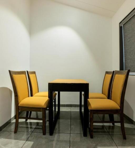 Hotelli Gold Beach Villa