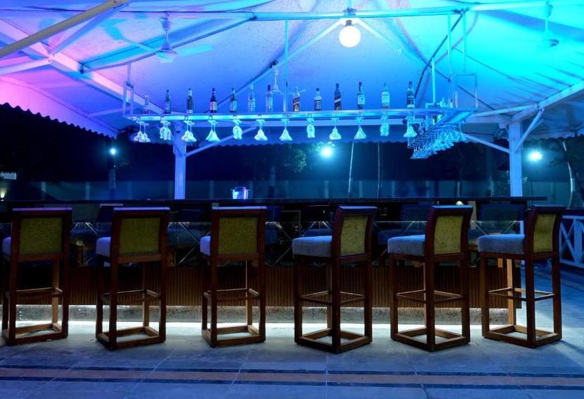 Hotelli Gold Beach Villa