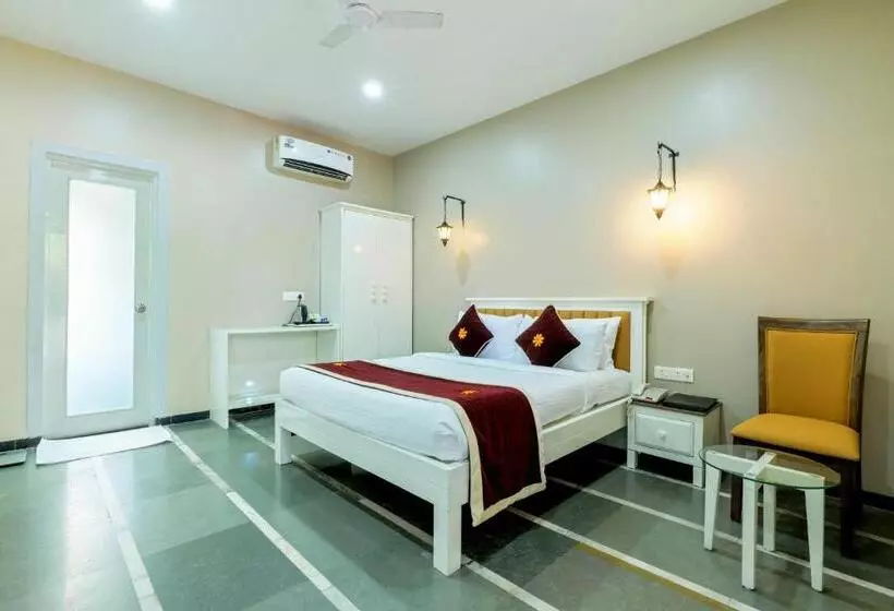 Hotelli Gold Beach Villa