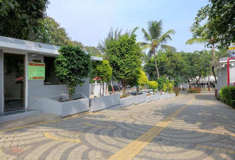 Hotelli Gold Beach Villa