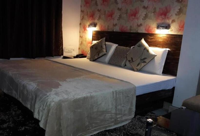 בית מלון כפרי Kanha Inn