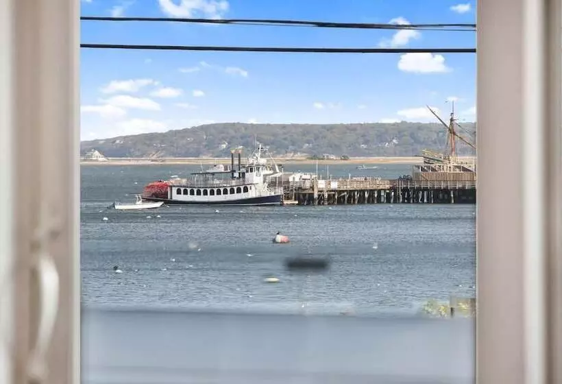 Harbourtown Suite Water View