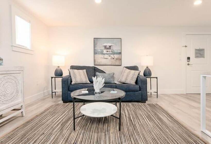 Harbourtown Suite Water View