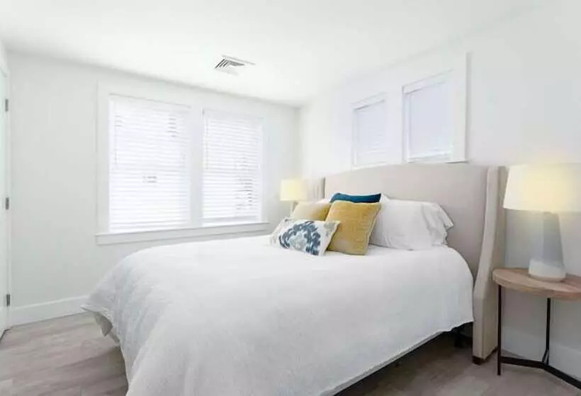 Harbourtown Suite Water View