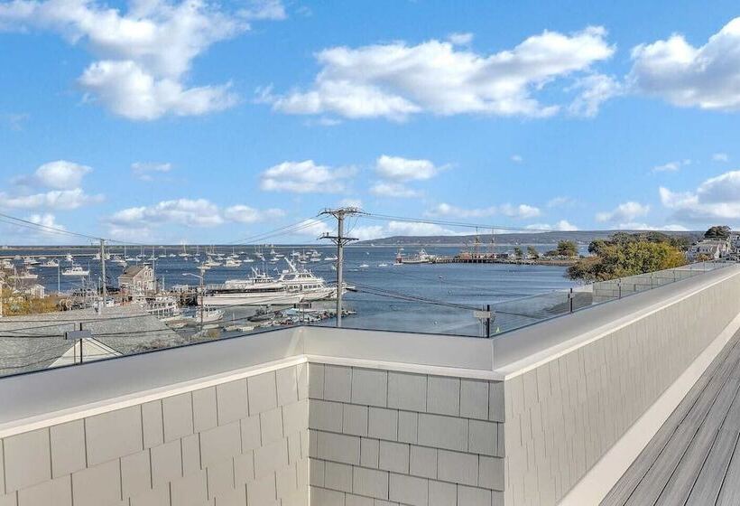 Harbourtown Suite Water View