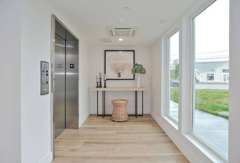 Harbourtown Suite Water View