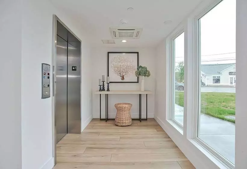 Harbourtown Suite Water View