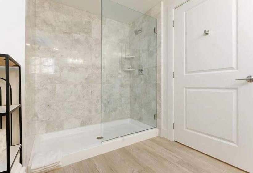 Harbourtown Suite Water View