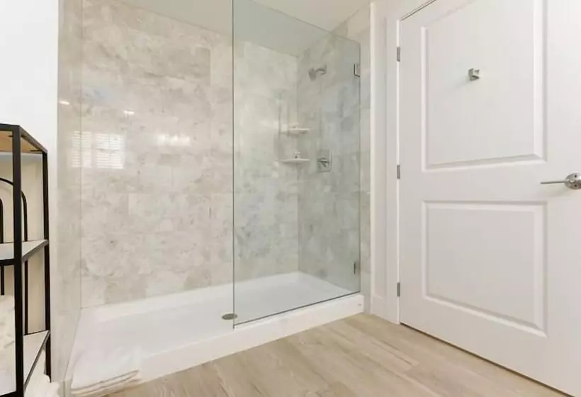 Harbourtown Suite Water View