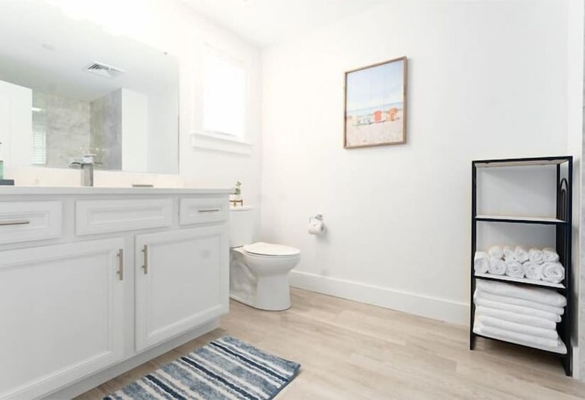 Harbourtown Suite Water View