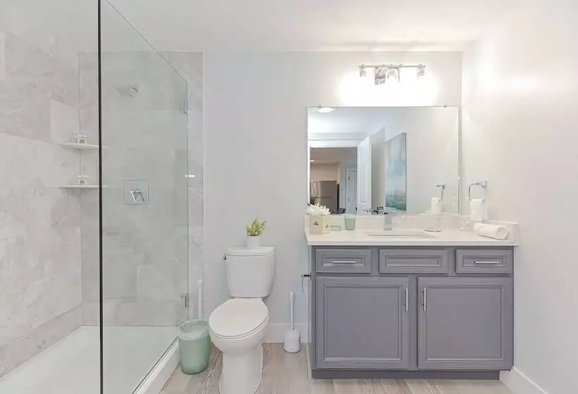 Harbourtown Suite Water View