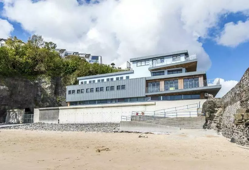 هتل No 9 Ocean Cabins   Saundersfoot Harbour   Saundersfoot