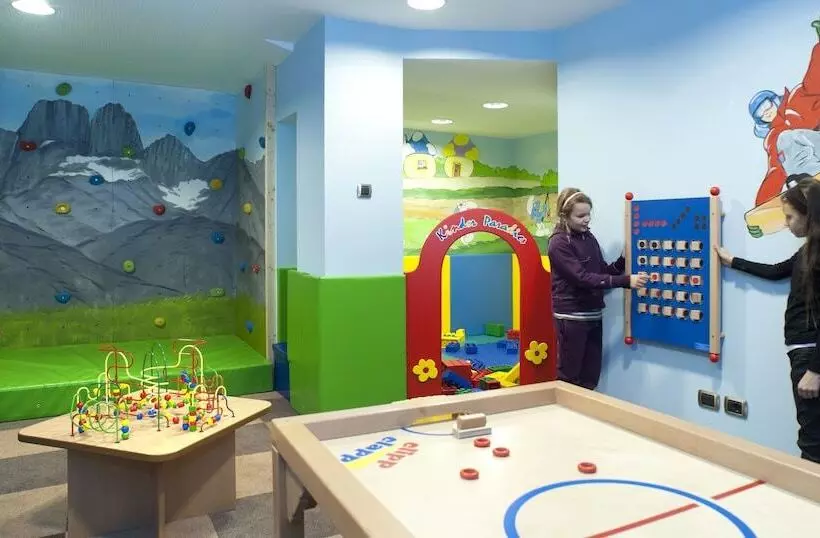 هتل Abinea Dolomiti Romantic Spa