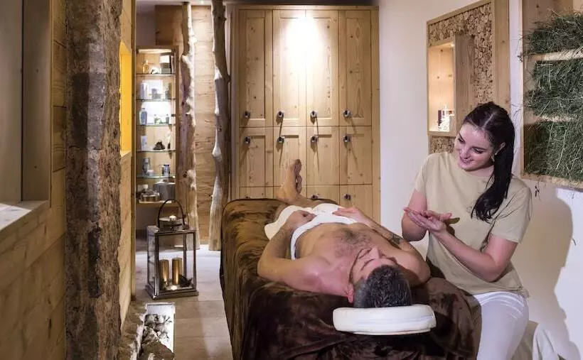 هتل Abinea Dolomiti Romantic Spa