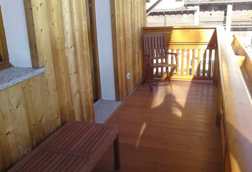 هتل Albergo Punta Zerbion