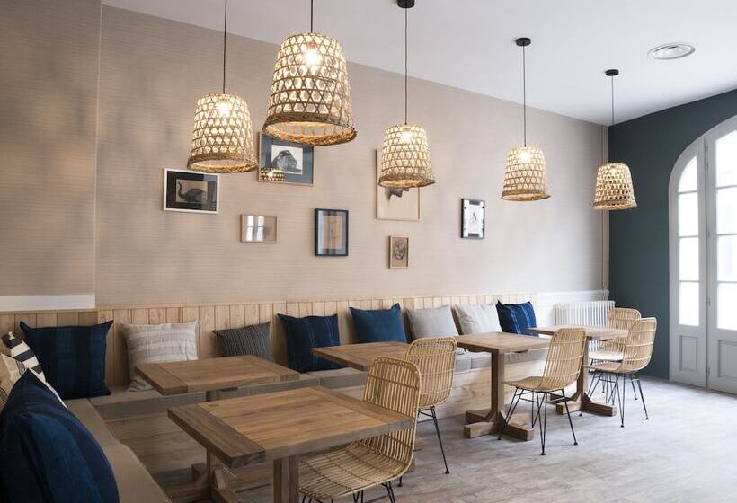 هتل Auberge De La Commanderie