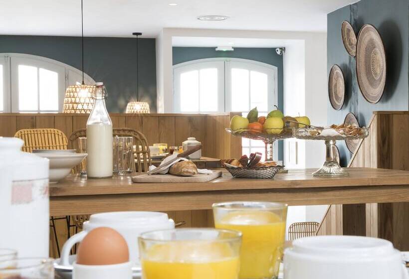 هتل Auberge De La Commanderie