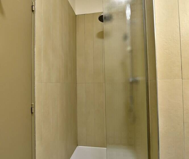 هتل Auberge De La Commanderie