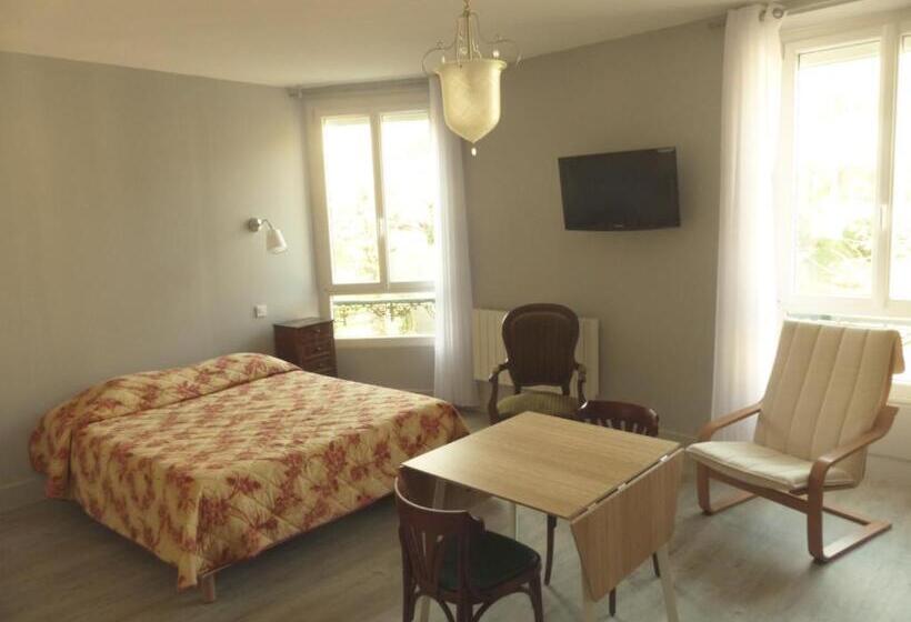 ホテル Hôtel Des Thermes