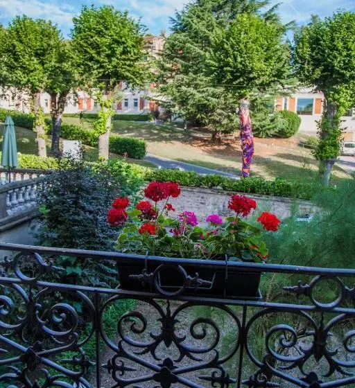 Отель Hôtel Des Thermes