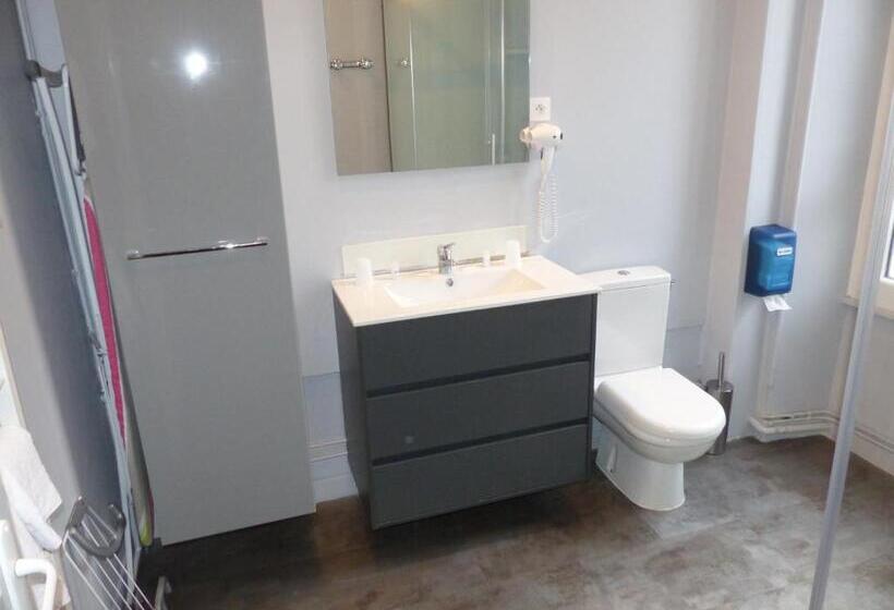 ホテル Hôtel Des Thermes