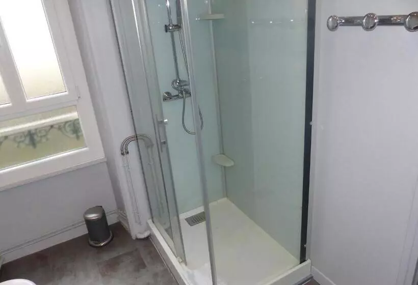 Отель Hôtel Des Thermes