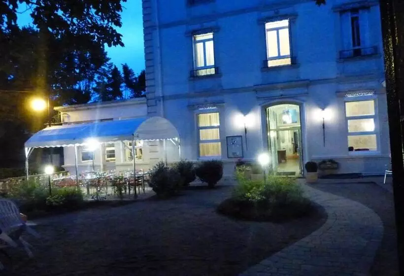 Отель Hôtel Des Thermes