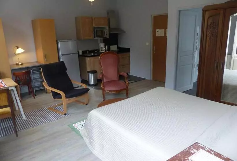 Отель Hôtel Des Thermes