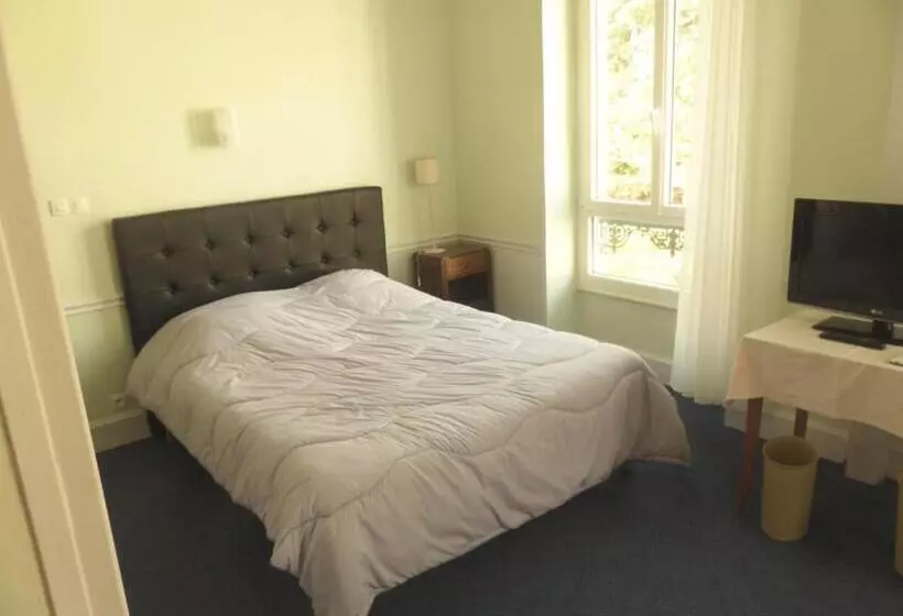 Отель Hôtel Des Thermes