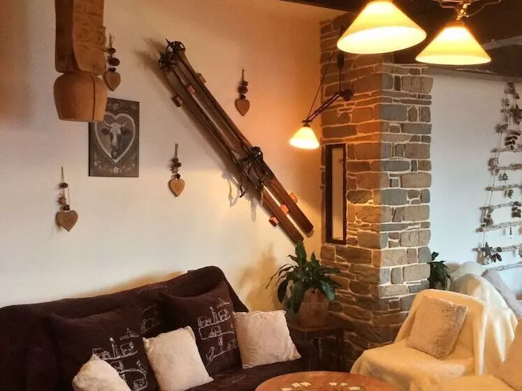 هتل S Les Catrems & Le Montagnou