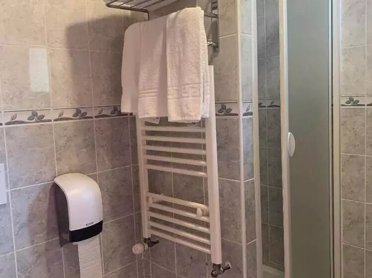 هتل S Les Catrems & Le Montagnou