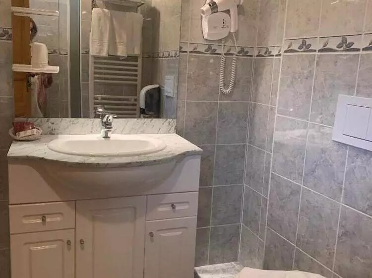 هتل S Les Catrems & Le Montagnou