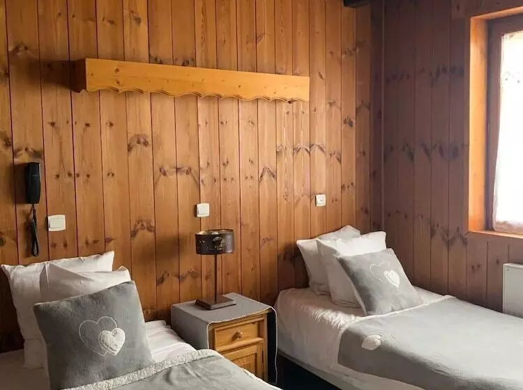 هتل S Les Catrems & Le Montagnou