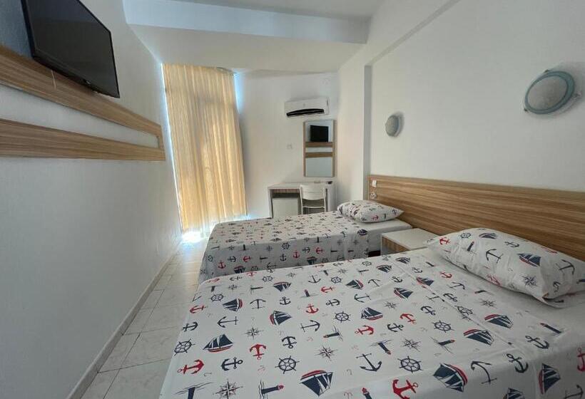 בית מלון כפרי Status