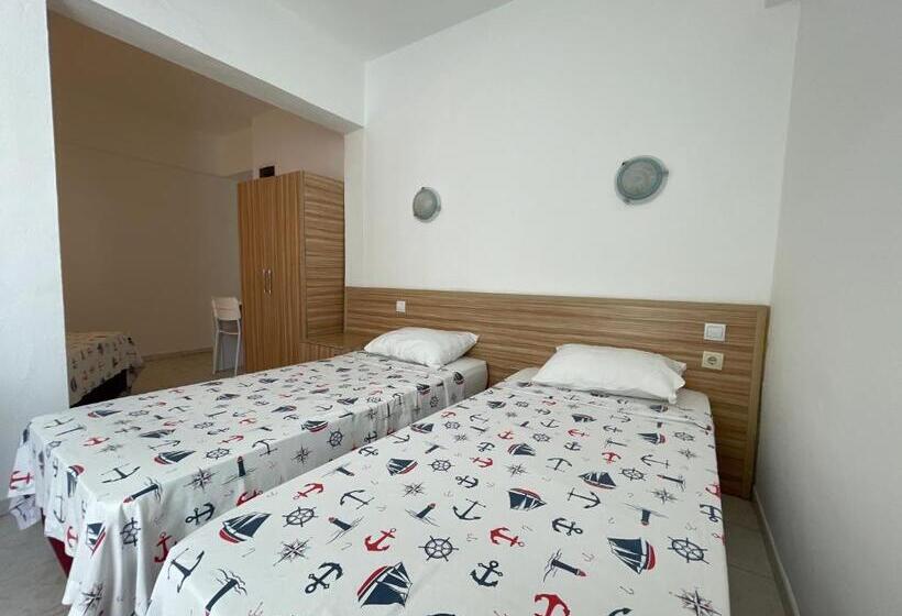 בית מלון כפרי Status