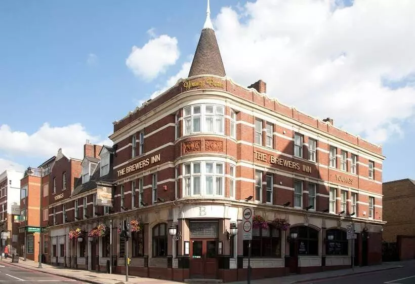 בית מלון כפרי The Brewers Inn