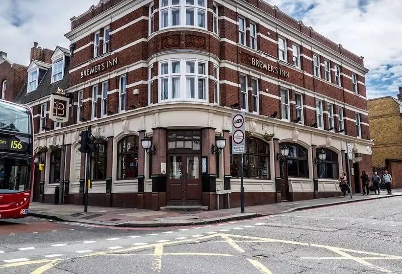 בית מלון כפרי The Brewers Inn