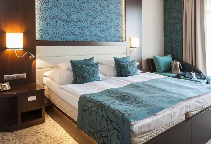 Отель Wellamarin