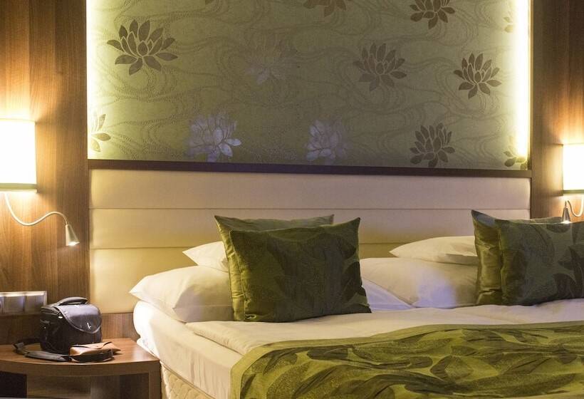 Отель Wellamarin