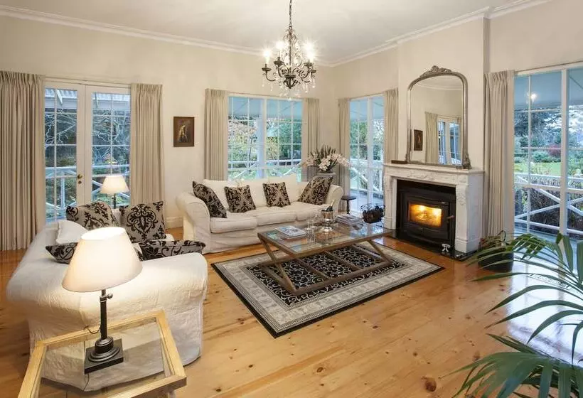 Moulton Park Homestead