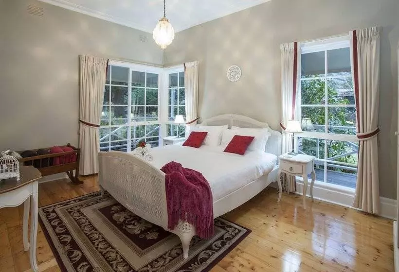 Moulton Park Homestead