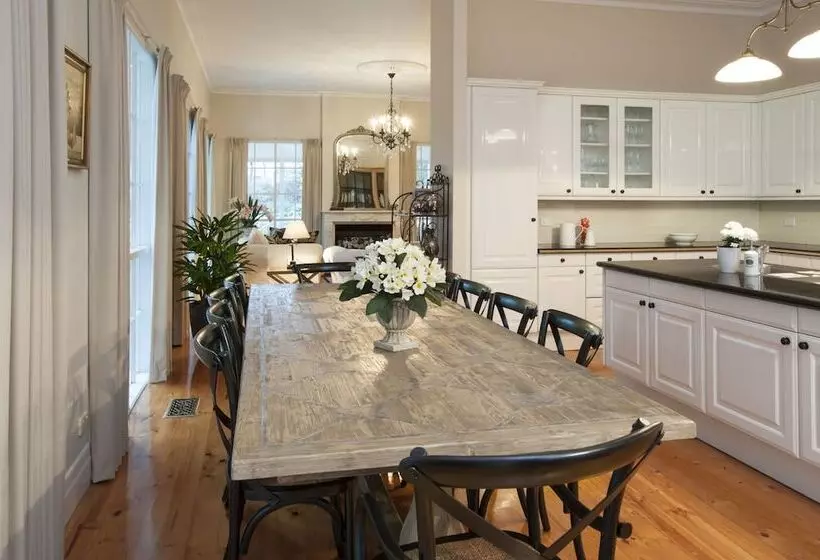 Moulton Park Homestead