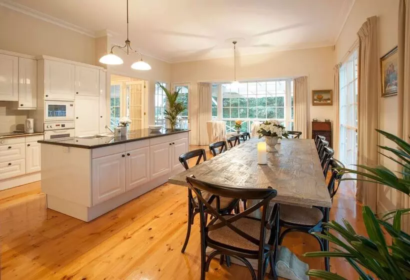 Moulton Park Homestead